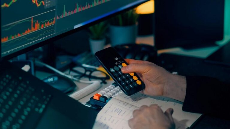 Bitcoin could crash to ,000, if this historical pattern is triggered
