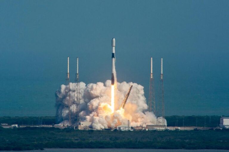 SpaceX stock is coming to Solana on the same day it lists on Nasdaq