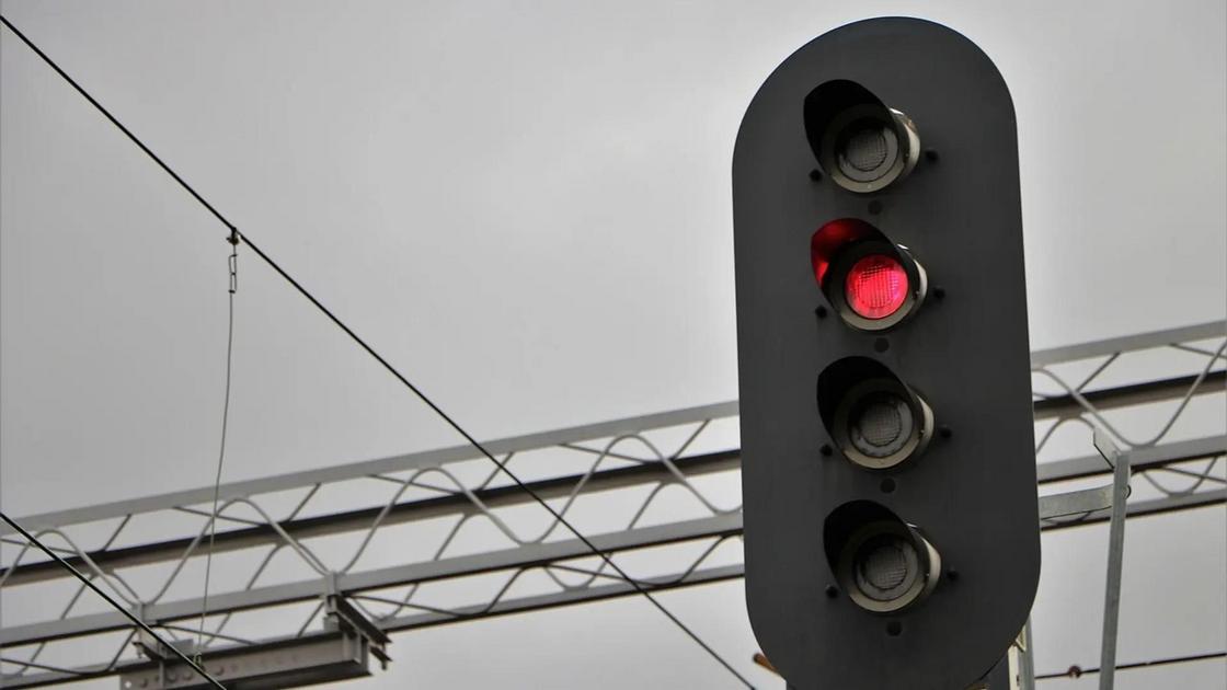 The bond market is flashing a clear signal on interest rates. Bitcoin bulls should take note
