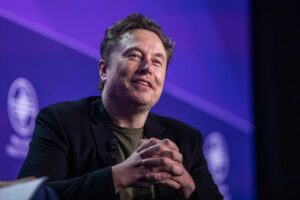 Elon Musk’s SpaceX prices shares at 5, raising  billion in largest-ever IPO