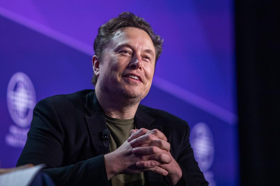 Elon Musk’s SpaceX prices shares at 5, raising  billion in largest-ever IPO