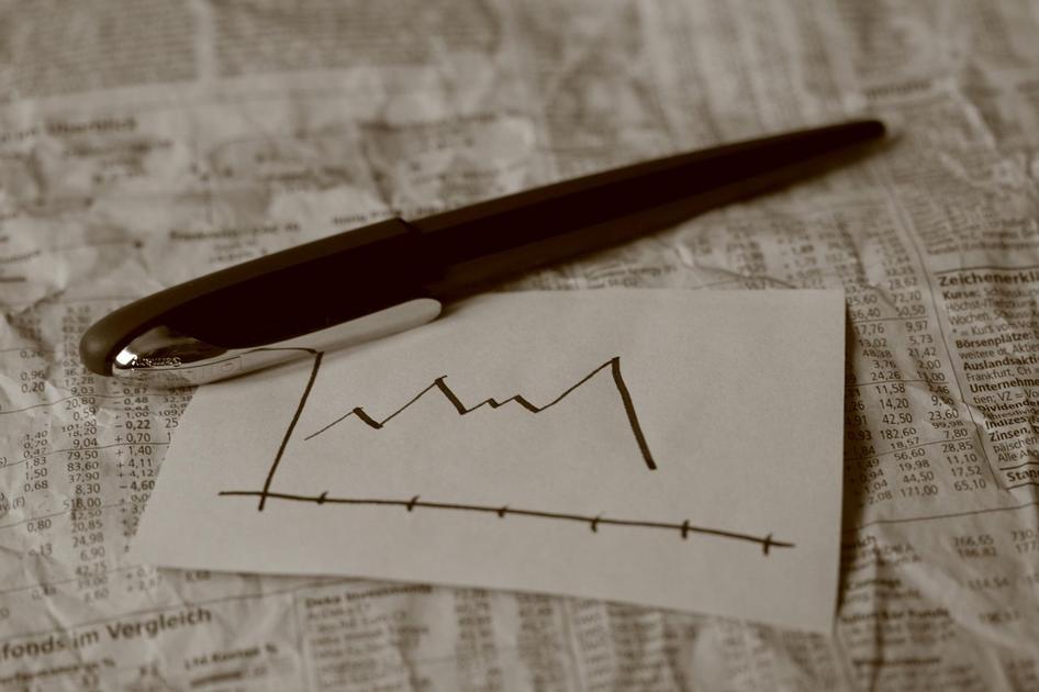 Live updates: An ‘altcoin season’ signal flashed, but bitcoin’s slide is what set it off