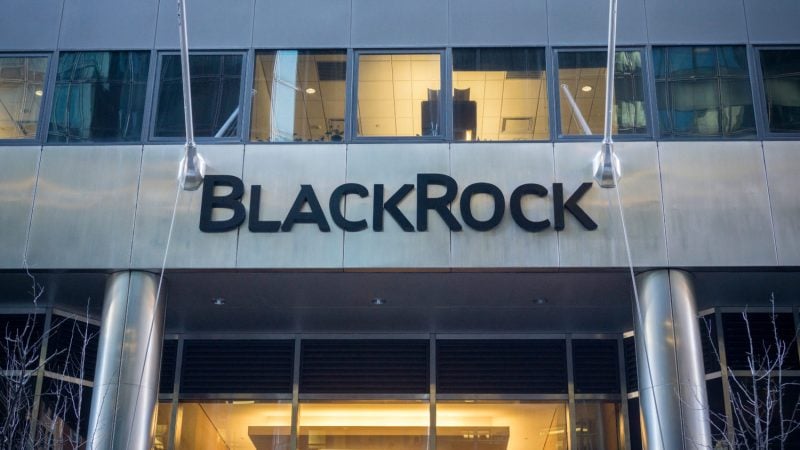 BlackRock files 8-A for yield-bearing bitcoin ETF; analyst expects launch next week